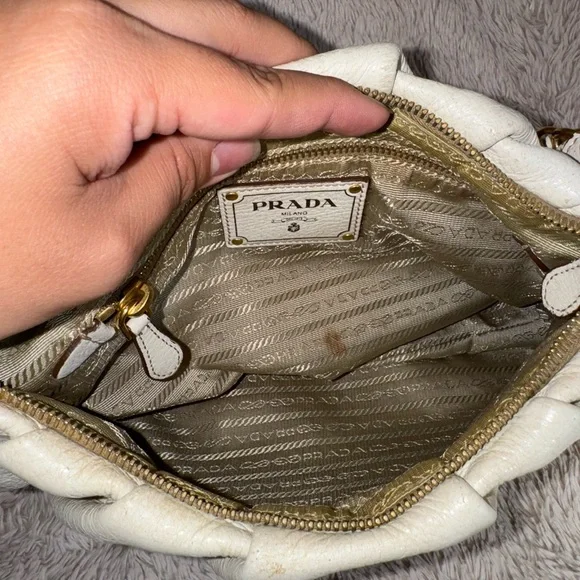 Prada White Leather Shoulder Bag with Gold Chain - Picture 6 of 11